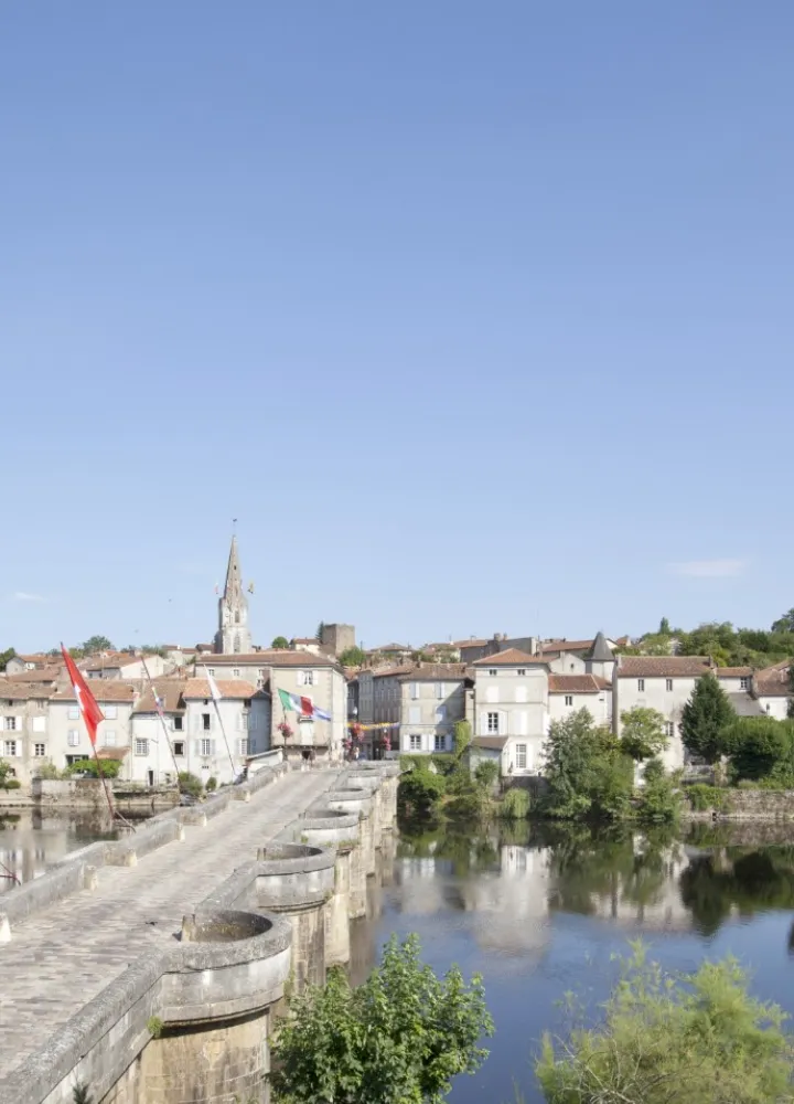 Le vieux pont de Confolens