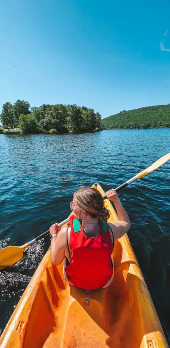 Canoë sur le Lac de Vassivière