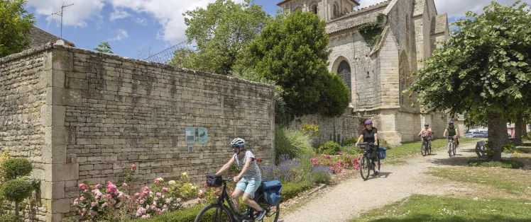 Eglise de PrahecqEglise de Prahecq