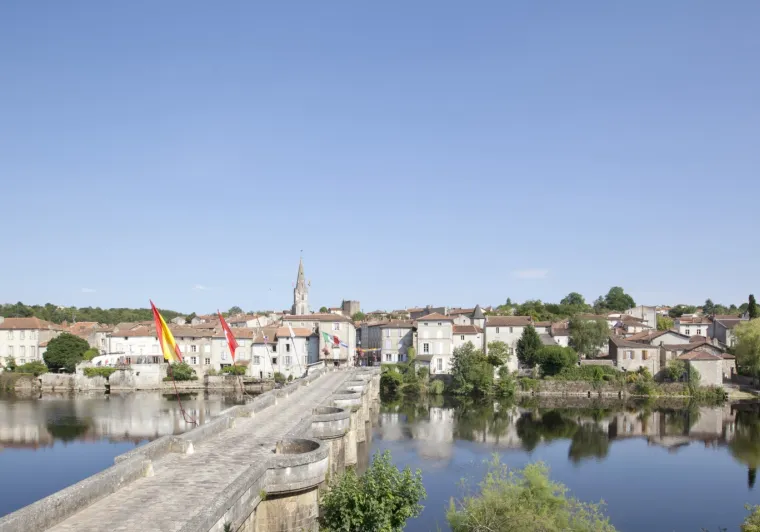Le vieux pont de Confolens