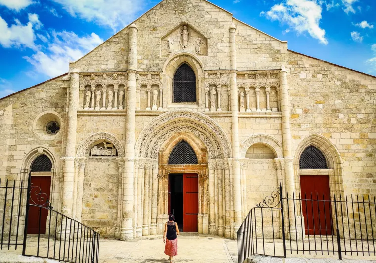 Façade de l'église de Ruffec